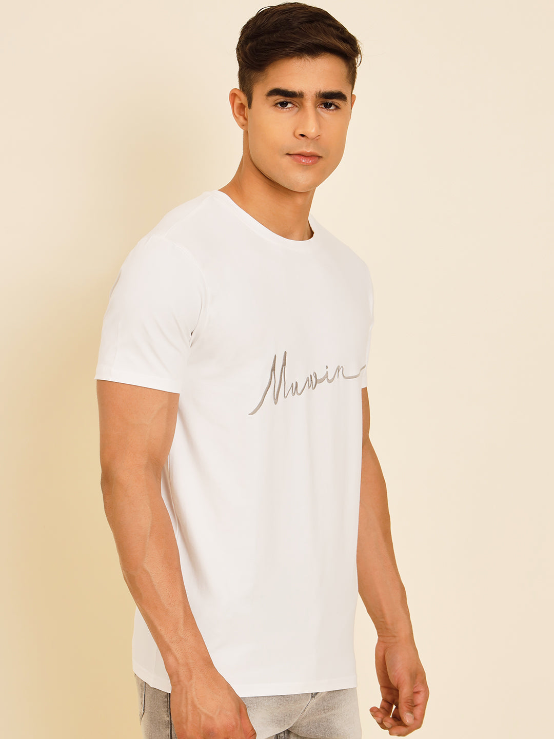 Muwin White Embroidered T-shirts